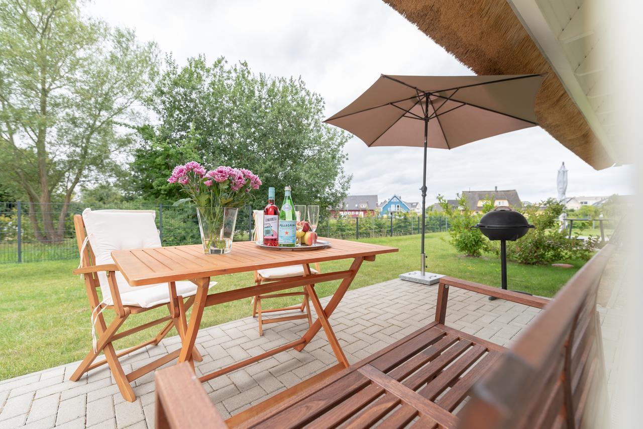Reetdachhaeuser Boergerende Luaran gambar